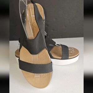 Skechers Black and White Platform Sandals